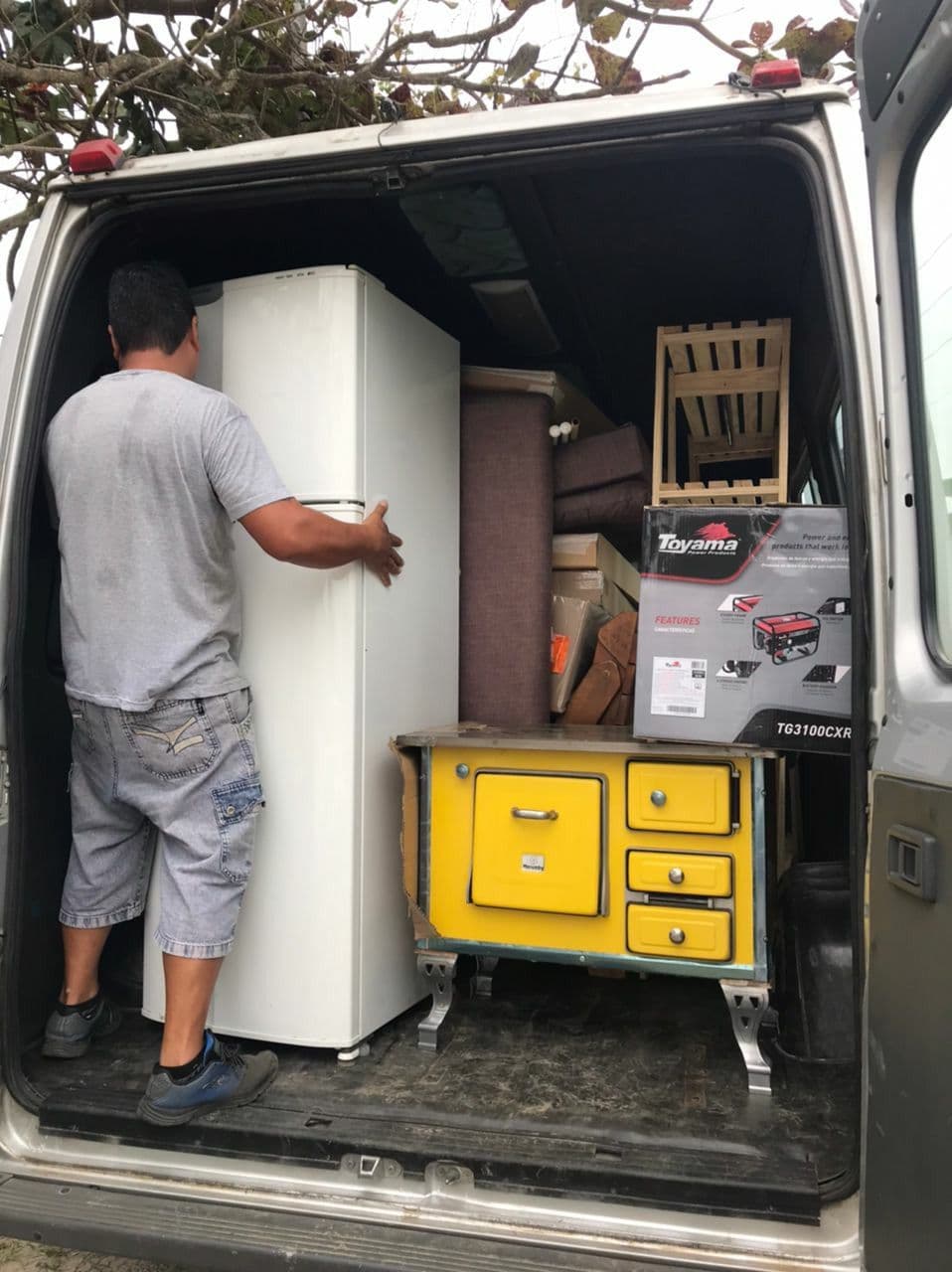 Junk removal business at work